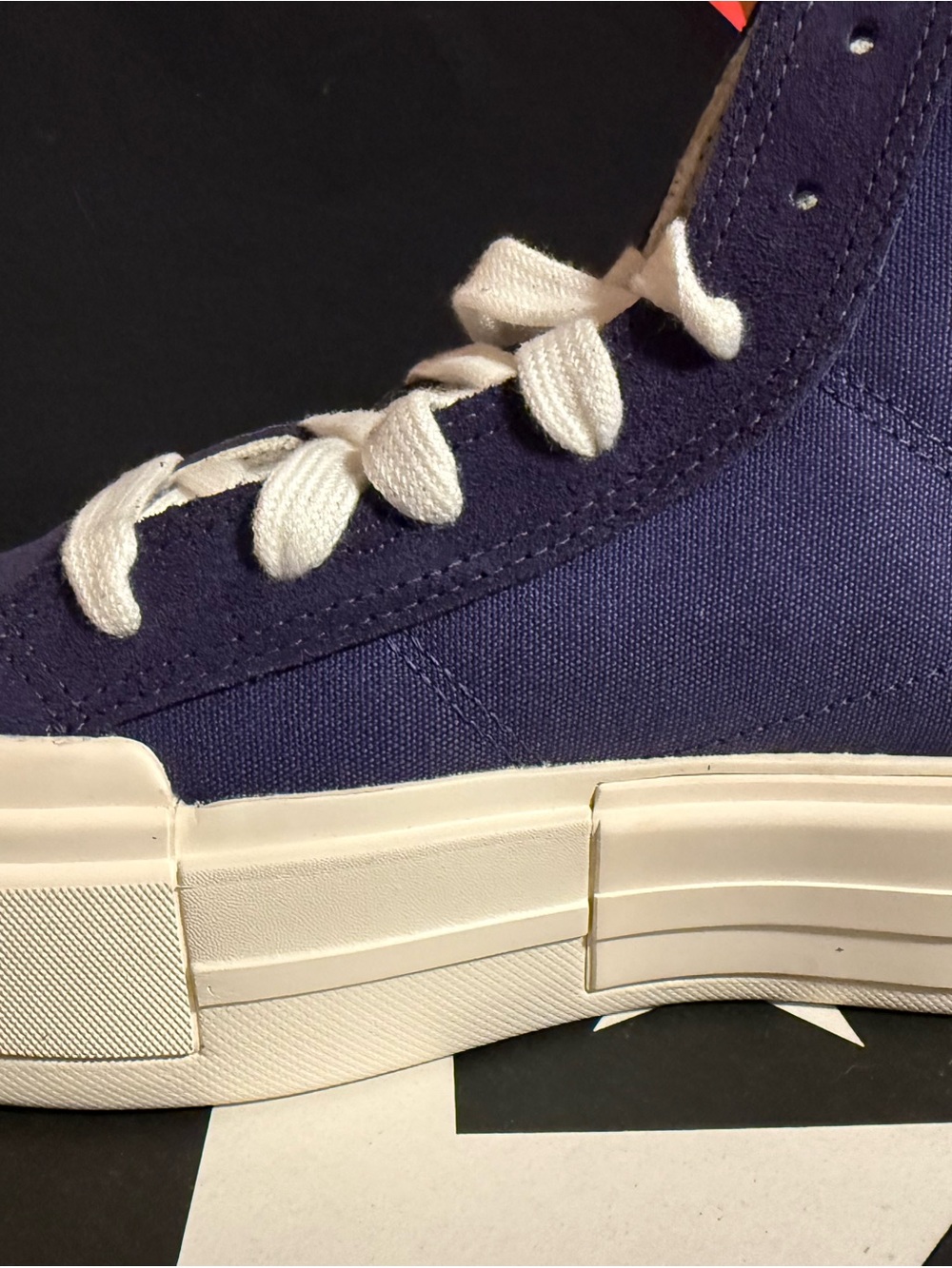 New! Women’s High-Top Converse Canvas Sneaker in Blue and White - Picture 1 of 6